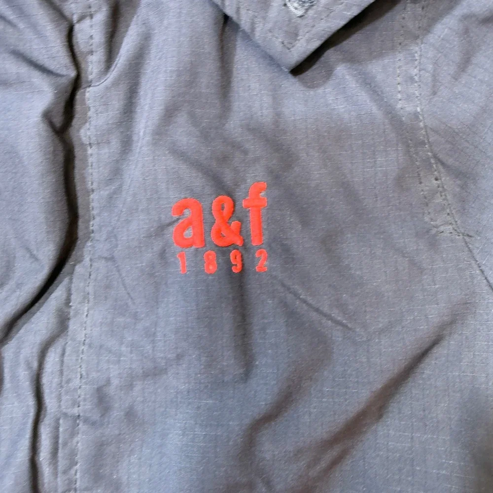 Abercrombie & Fitch Weather Warrior Navy Blue Fleece Lined Hooded Jacket Kids‎ M